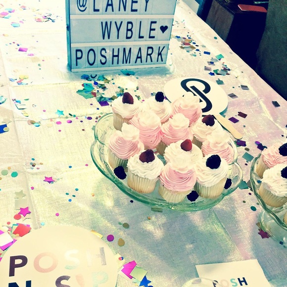 My PoshNSip Party, Was A Huge Success! Thx Ladies! - Picture 10 of 14